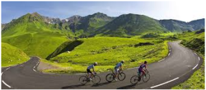 サイクリング／ツール・ド・フランス走者たちのコースでの休暇